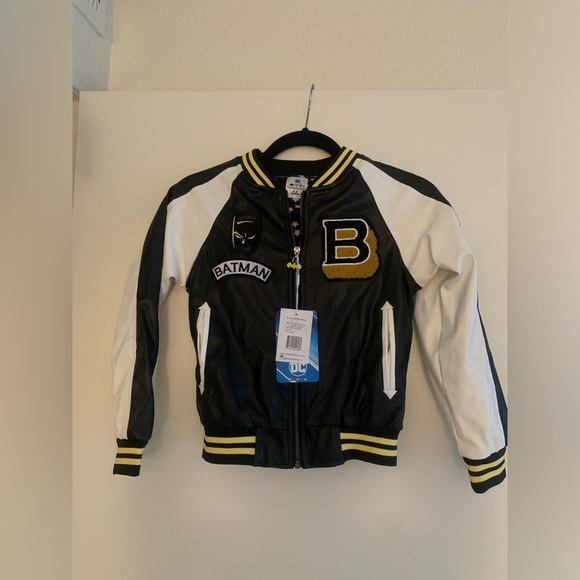 Batman Patched Leather Jacket. Boys size 8. New with tags! - Picture 7 of 11